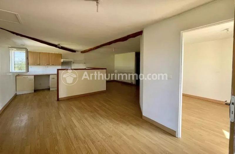 Maison - 270 m² - 8 pièces