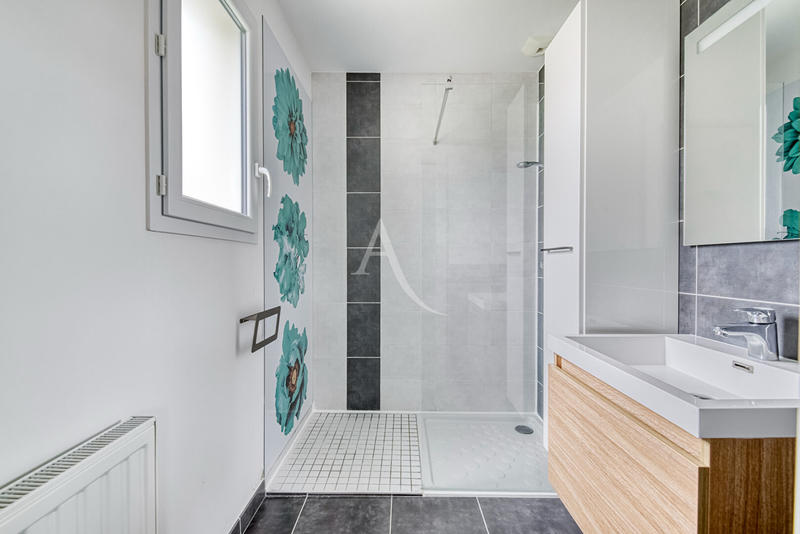 Maison - 85 m² - 4 pièces