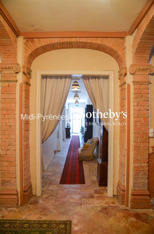 Manoir - 1 300 m² - 23 pièces