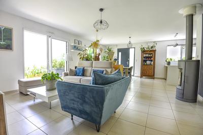 Maison - 104 m² - 4 pièces