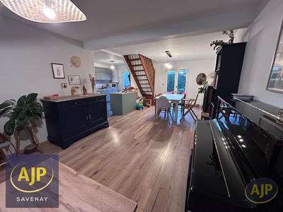 Maison - 84 m² - 5 pièces