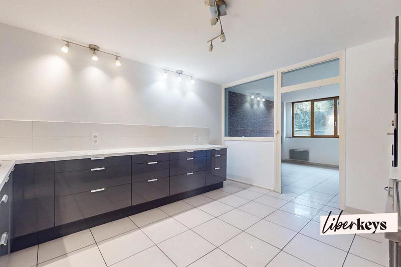 Appartement - 166 m² - 6 pièces