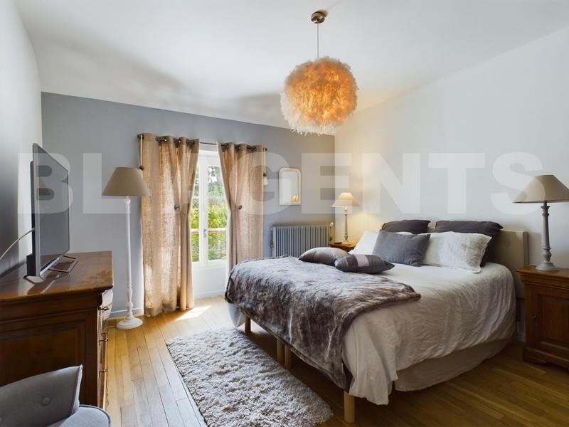 Maison - 294 m² - 9 pièces