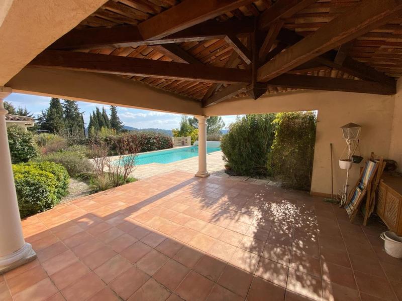 Maison - 192 m² - 6 pièces