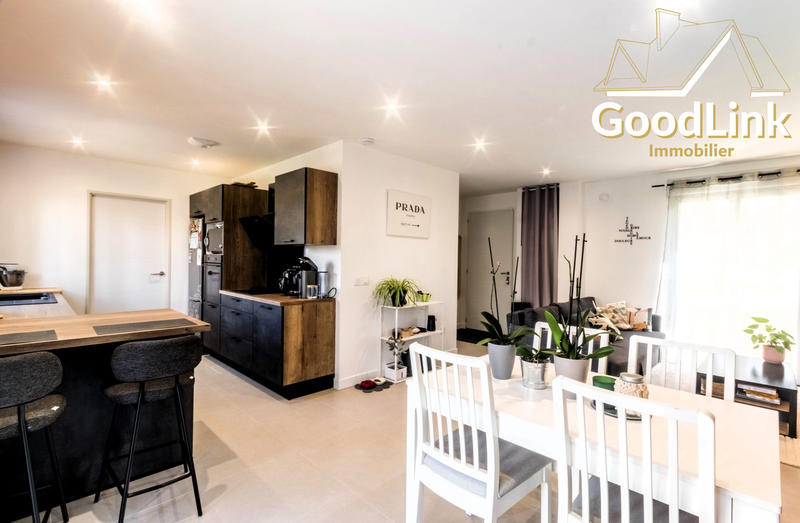 Maison traditionnelle - 95 m² - 6 pièces