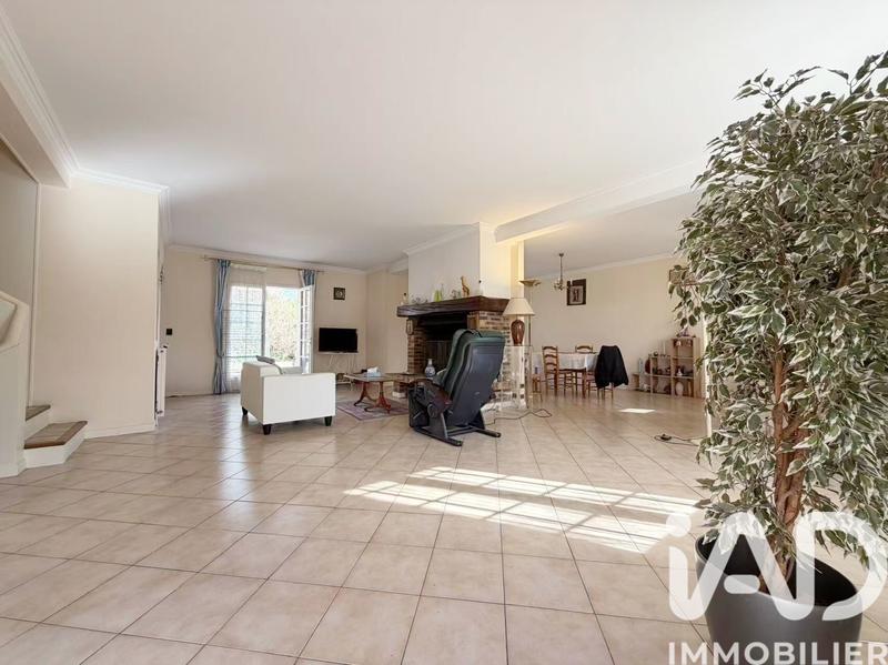 Maison - 226 m² - 9 pièces