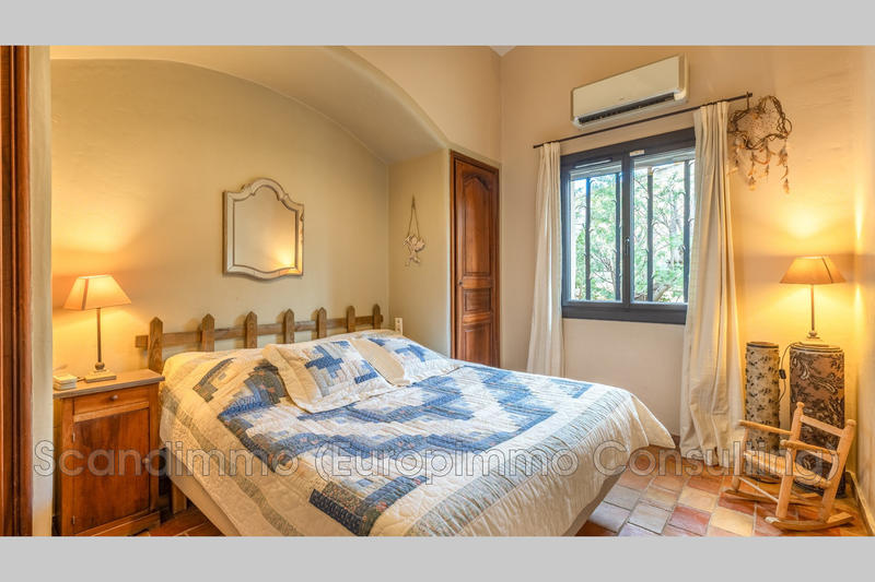 Maison - 180 m² - 5 pièces