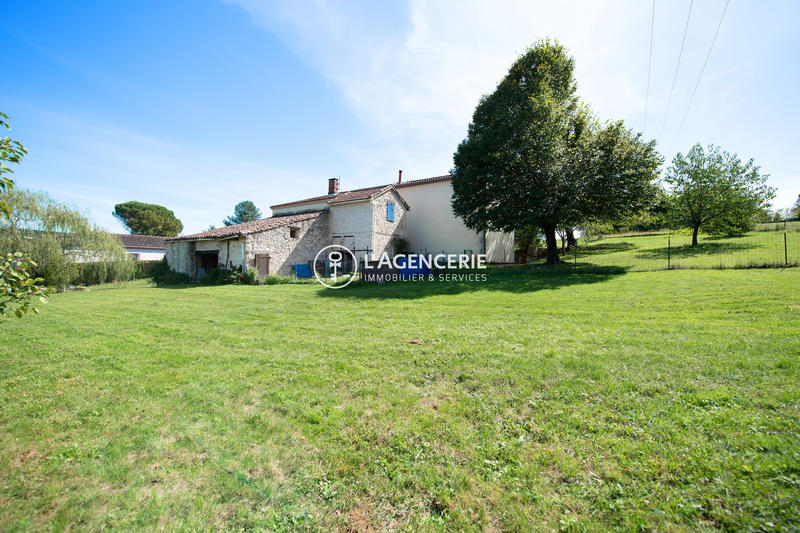 Maison - 210 m² - 6 pièces