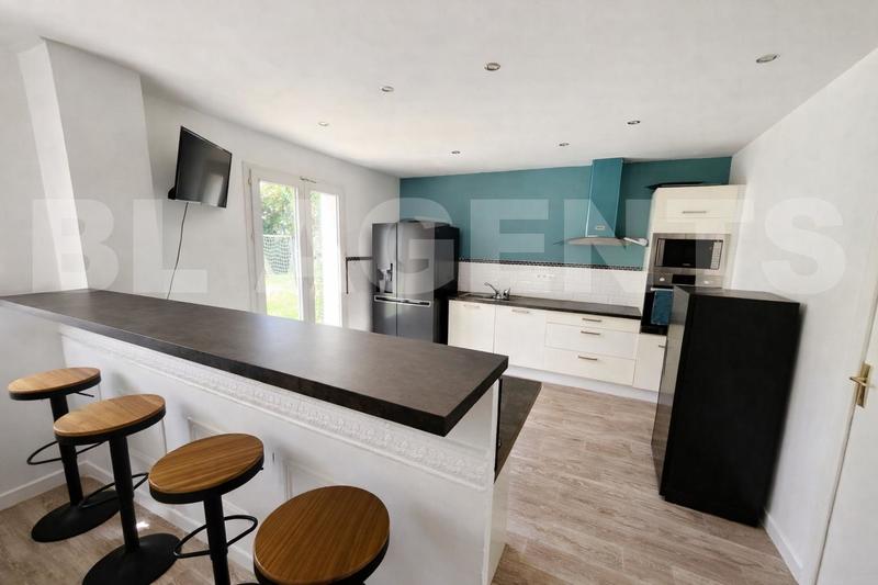 Maison - 200 m² - 9 pièces