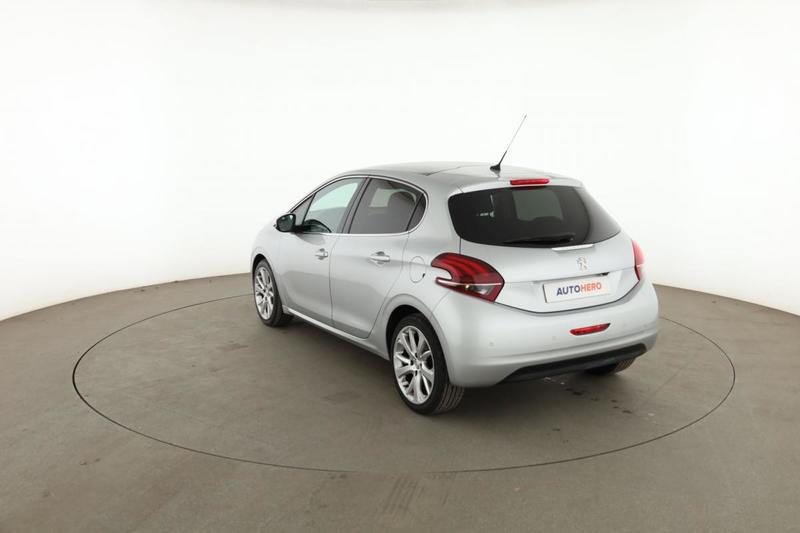 Peugeot 208 1.2 PureTech Feline 5p 110 ch