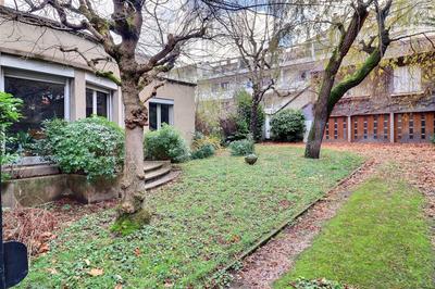 Duplex - 242 m² - 9 pièces