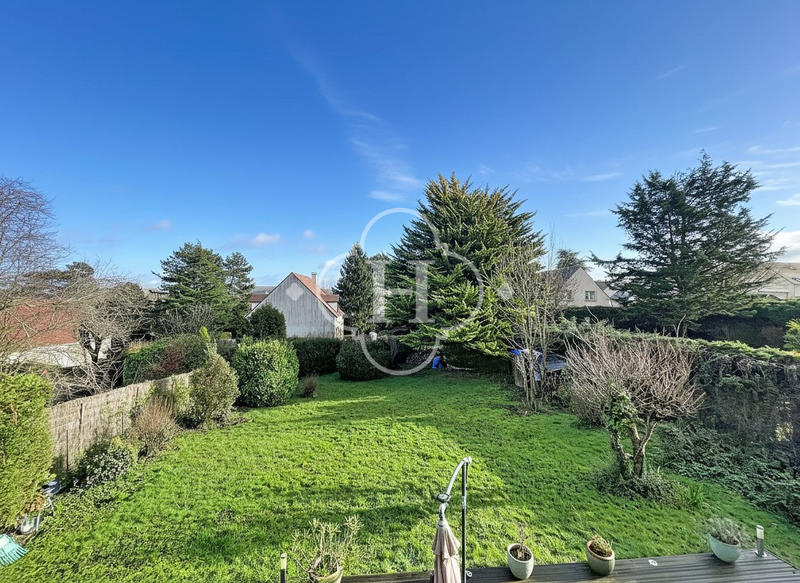 Maison - 191 m² - 8 pièces