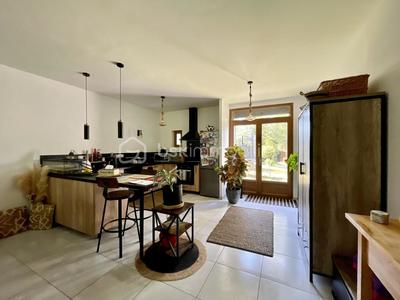 Maison - 278 m² - 10 pièces