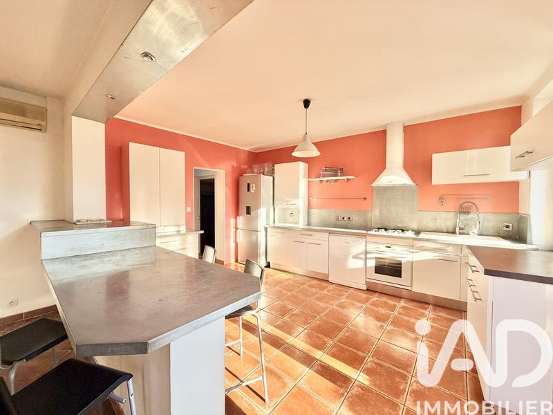 Maison - 210 m² - 6 pièces