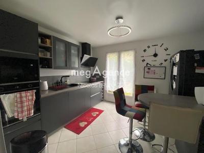 Pavillon - 90 m² - 5 pièces