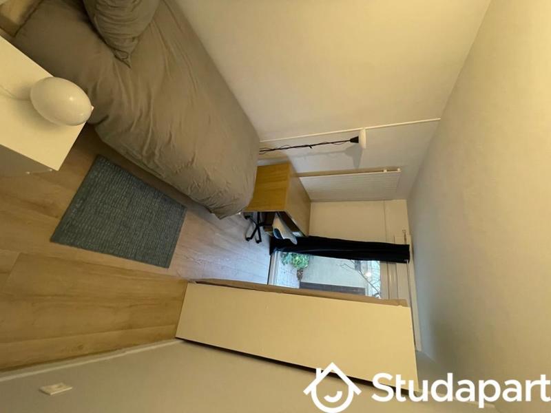 Chambre - 10 m² - 1 pièce