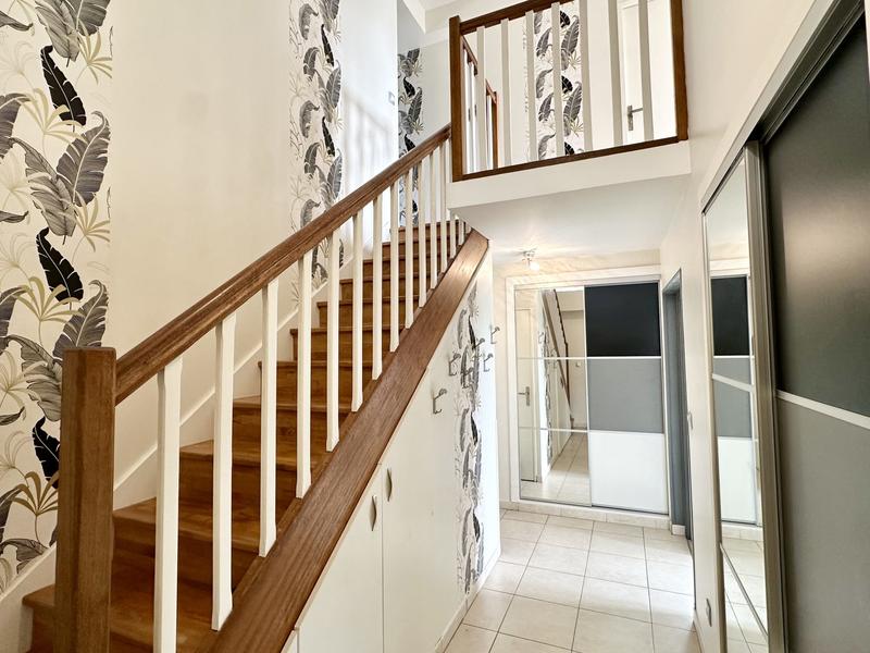 Maison - 137 m² - 5 pièces