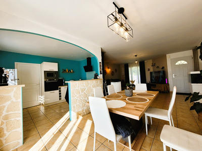 Maison - 94 m² - 4 pièces