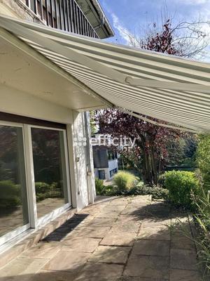 Immeuble - 260 m² - 8 pièces