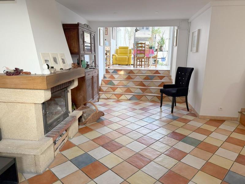 Maison - 250 m² - 10 pièces