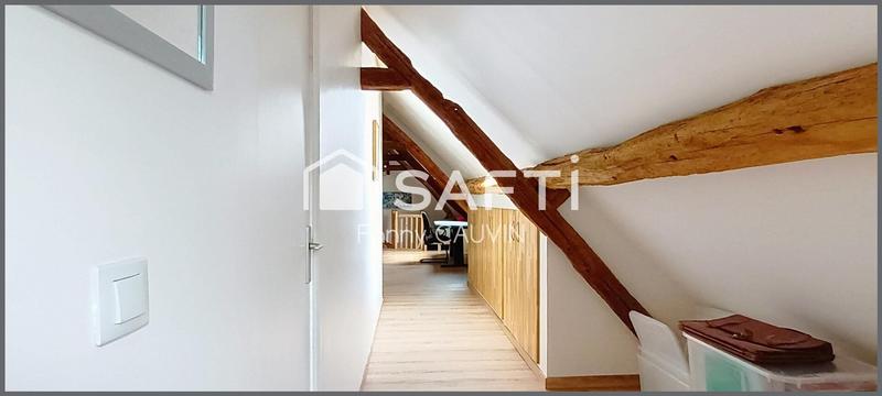 Maison - 202 m² - 7 pièces