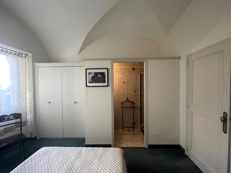 Maison - 375 m² - 11 pièces