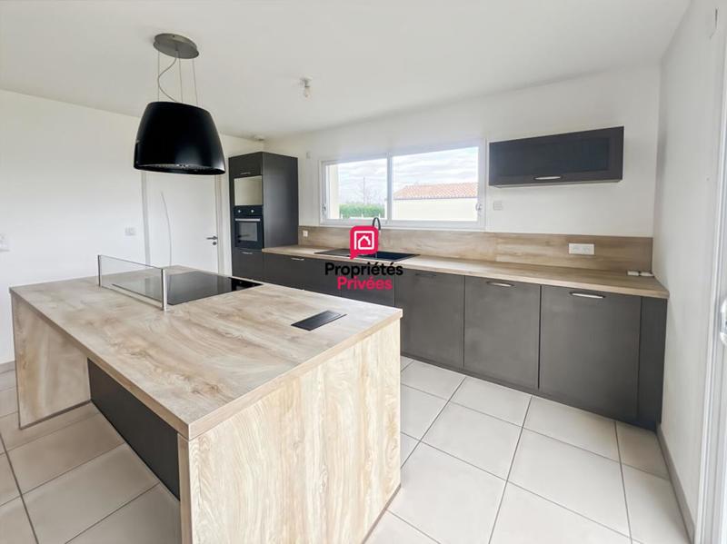 Maison - 90 m² - 5 pièces