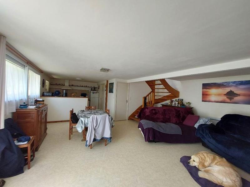 Maison - 221 m² - 12 pièces