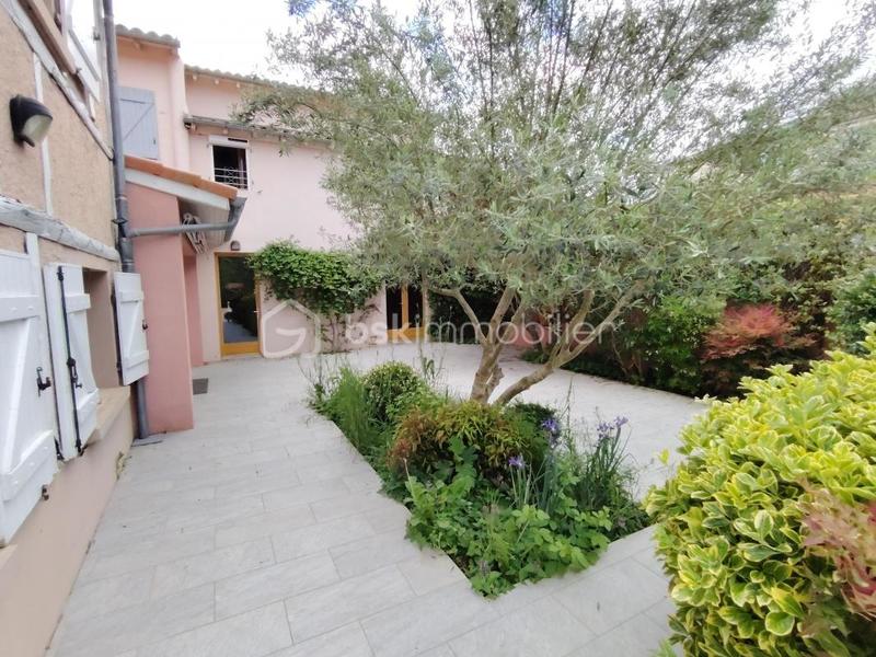 Maison de maîtres - 230 m² - 9 pièces