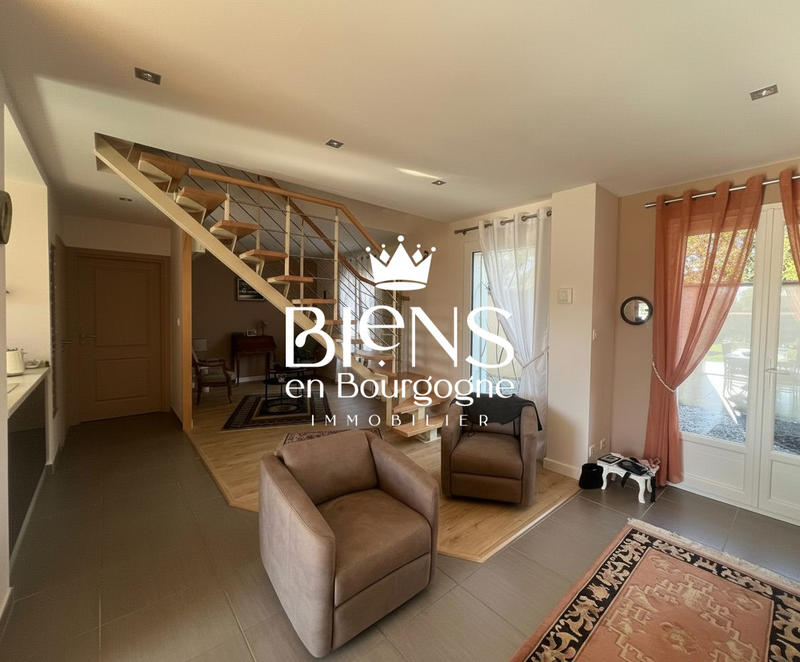 Maison traditionnelle - 150 m² - 5 pièces