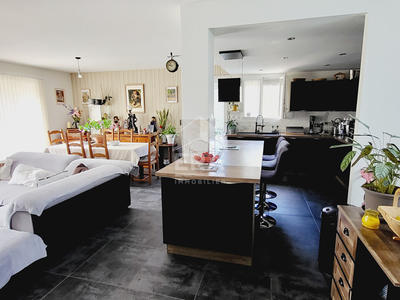 Local commercial - 161 m² - 5 pièces