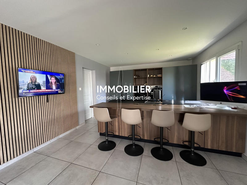 Maison traditionnelle - 163 m² - 6 pièces