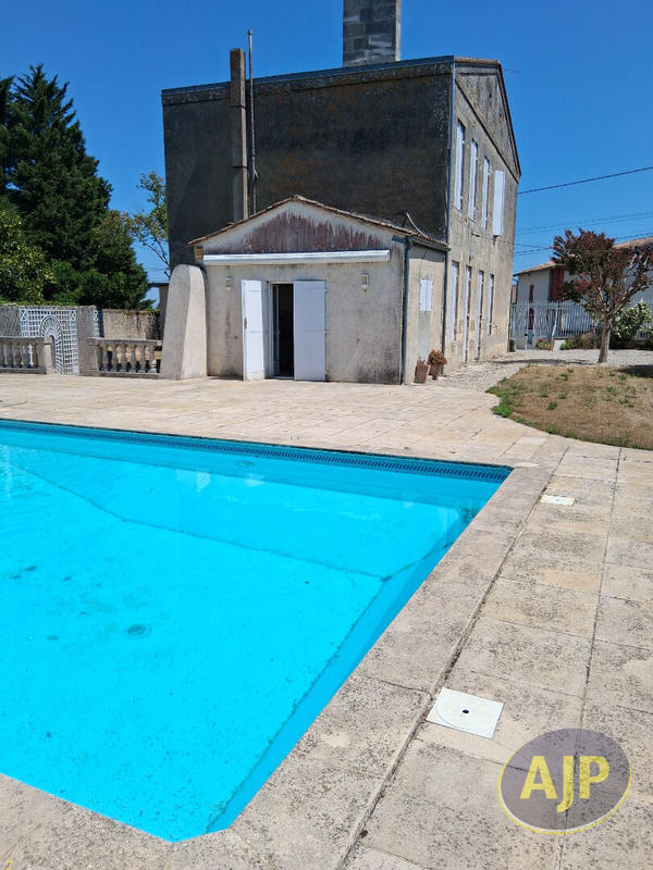 Maison de maîtres - 266 m² - 5 pièces