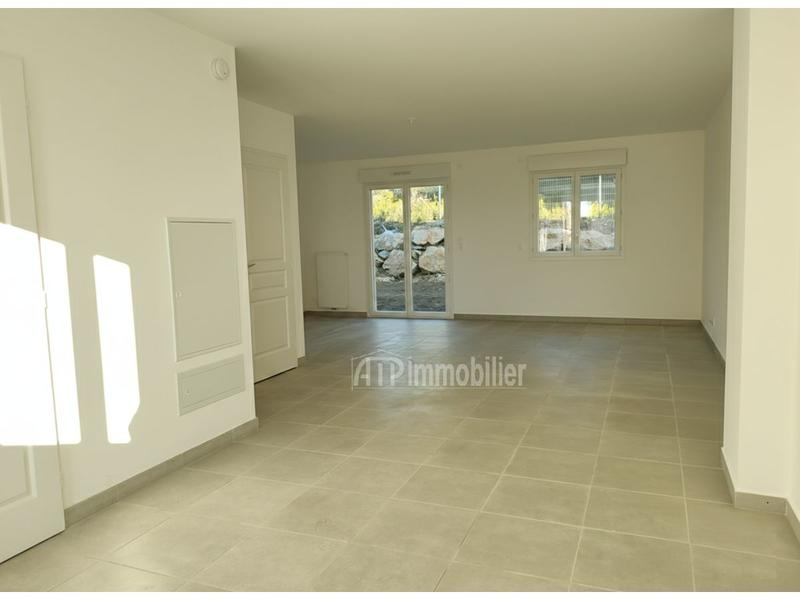 Maison traditionnelle - 90 m² - 5 pièces