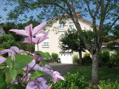 Maison - 143 m² - 8 pièces