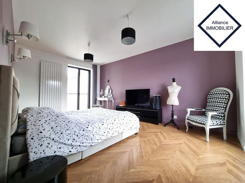 Maison - 198 m² - 6 pièces