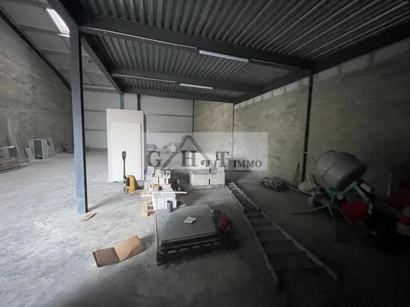 Entrepôt - 490 m²