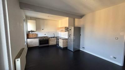 Appartement - 90 m² - 3 pièces