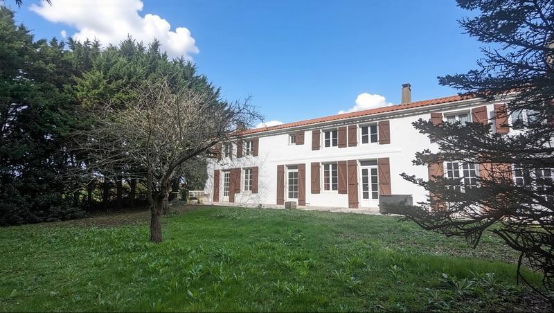 Maison de campagne - 245 m² - 6 pièces