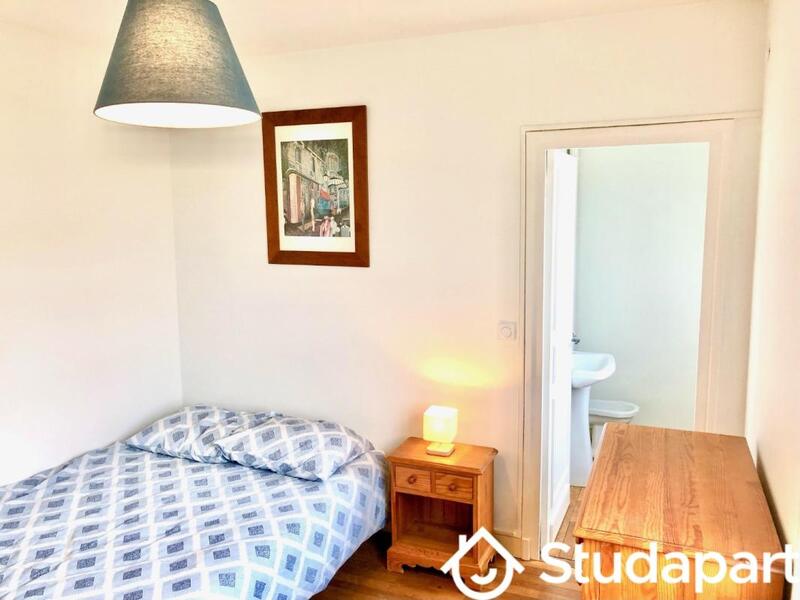 Chambre - 12 m² - 1 pièce