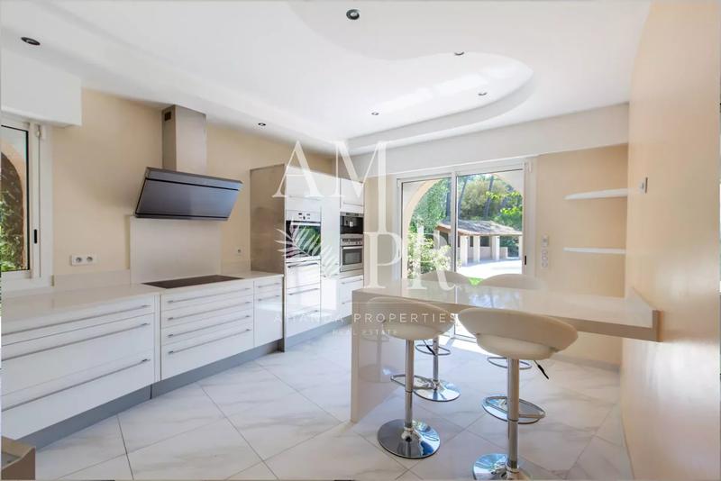 Villa - 540 m² - 13 pièces