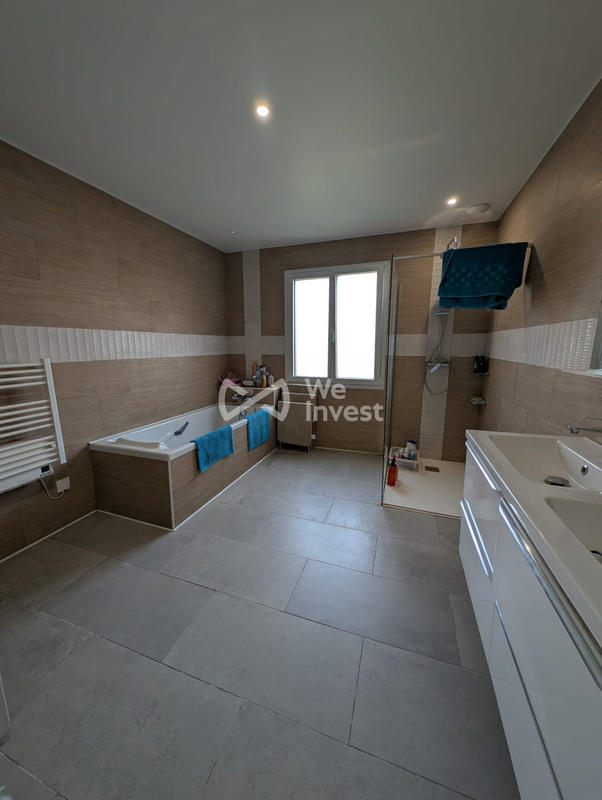 Maison - 157 m² - 7 pièces