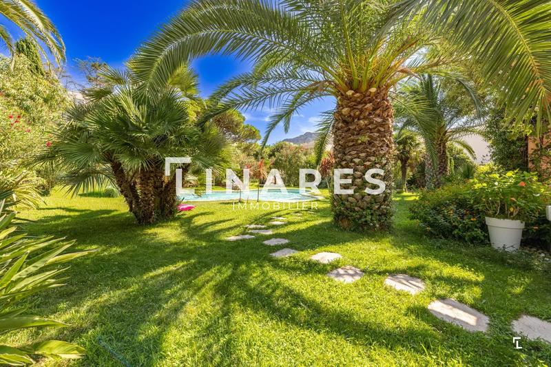 Maison chambre d'hôtes - 360 m² - 8 pièces