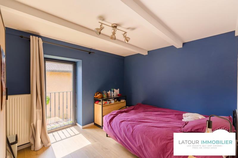 Maison - 220 m² - 10 pièces