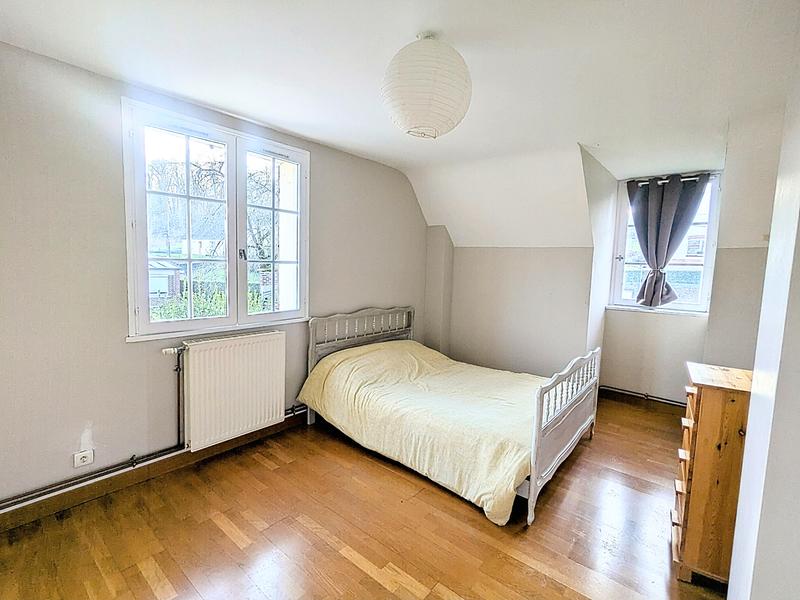 Maison - 170 m² - 9 pièces