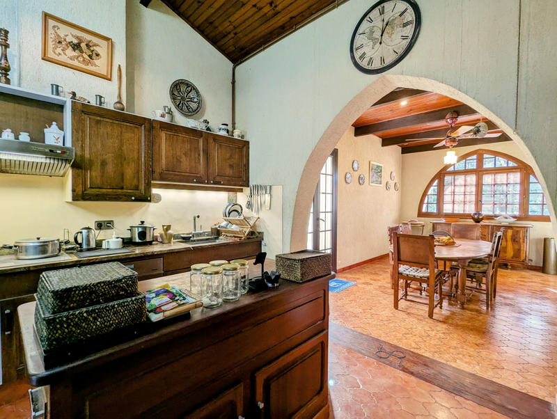 Maison - 200 m² - 7 pièces