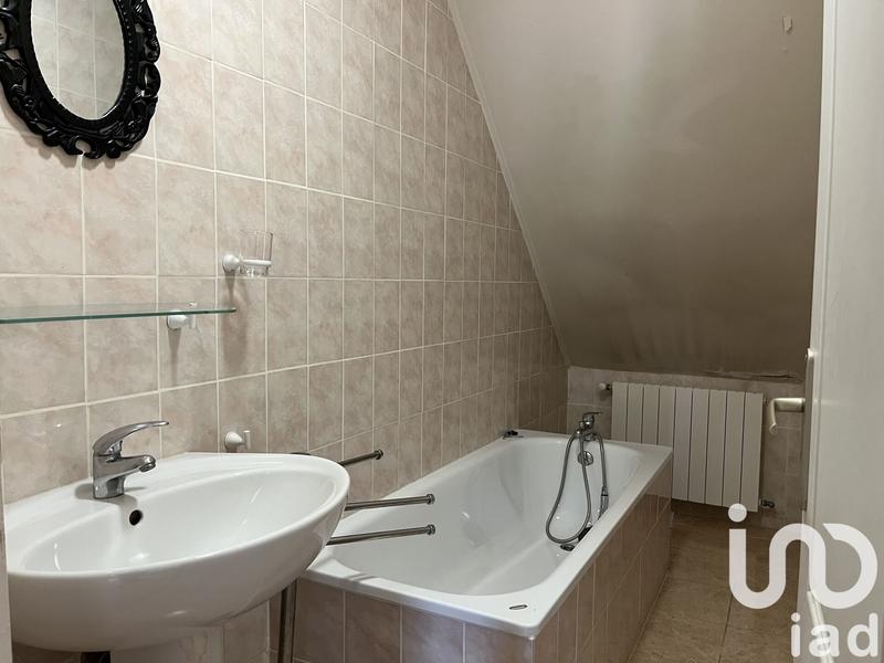 Maison - 198 m² - 8 pièces