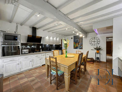 Maison - 166 m² - 6 pièces