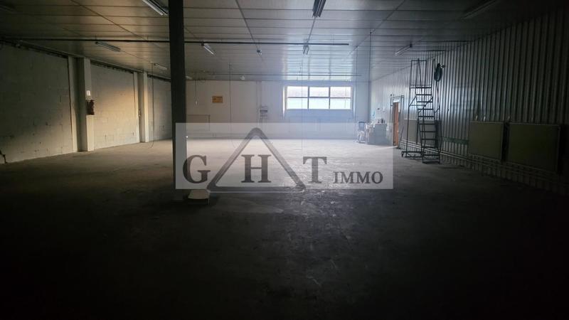 Entrepôt - 1 641 m²