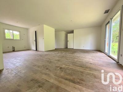 Maison - 99 m² - 4 pièces